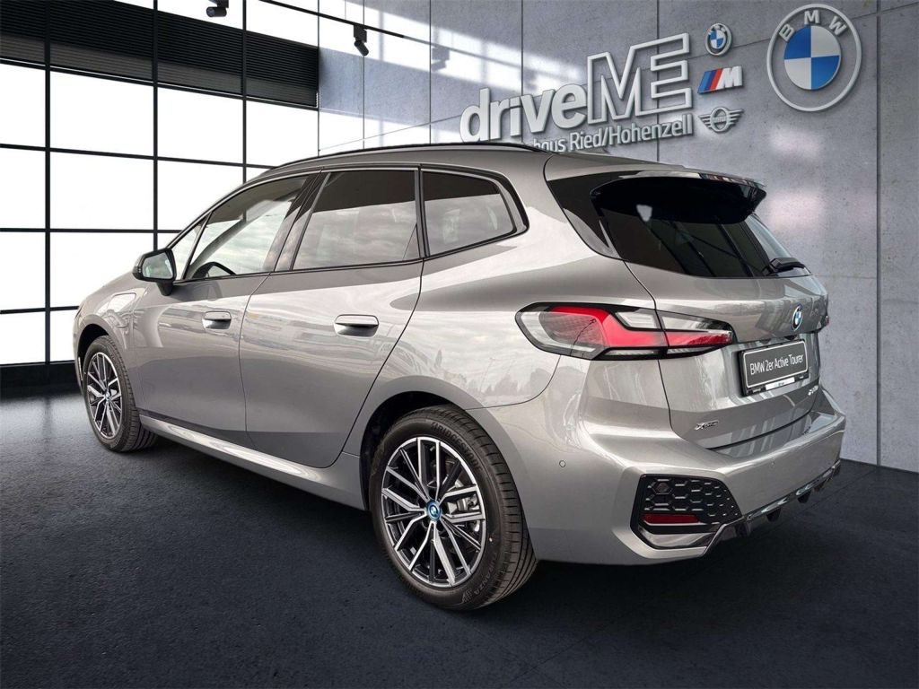 BMW 225