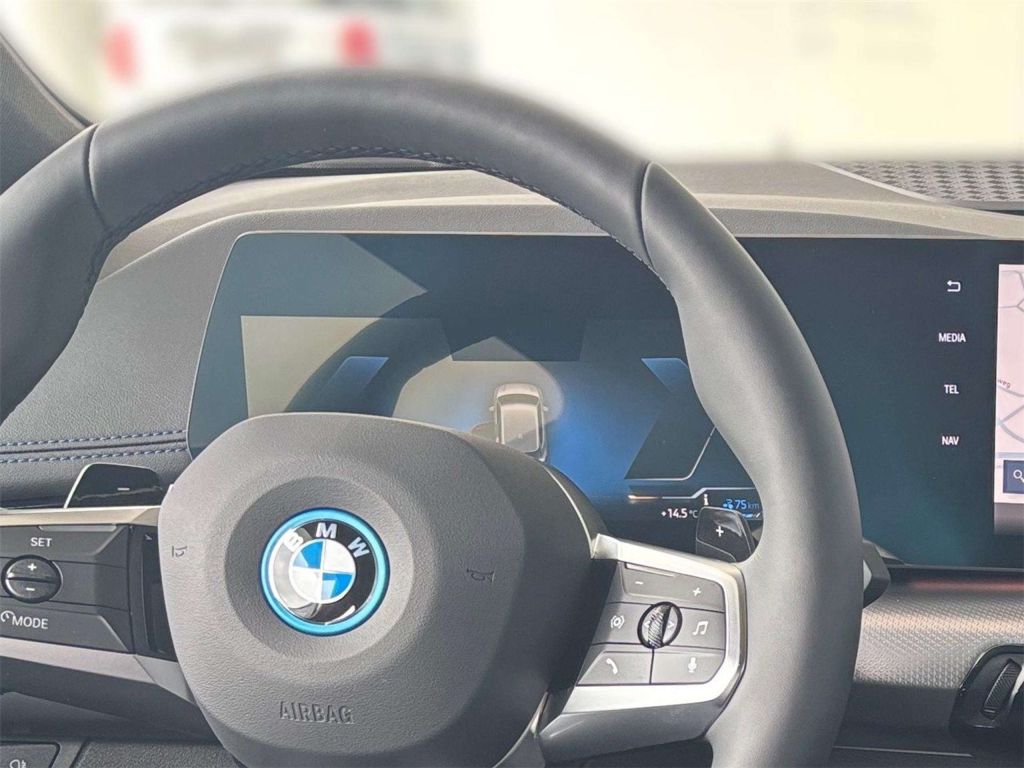 BMW 225