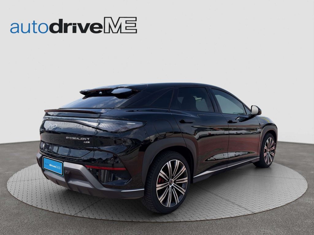 BYD Sealion 7
