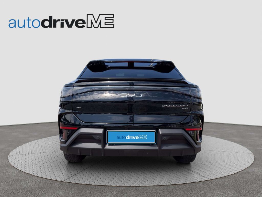 BYD Sealion 7
