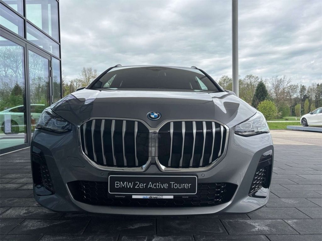 BMW 225
