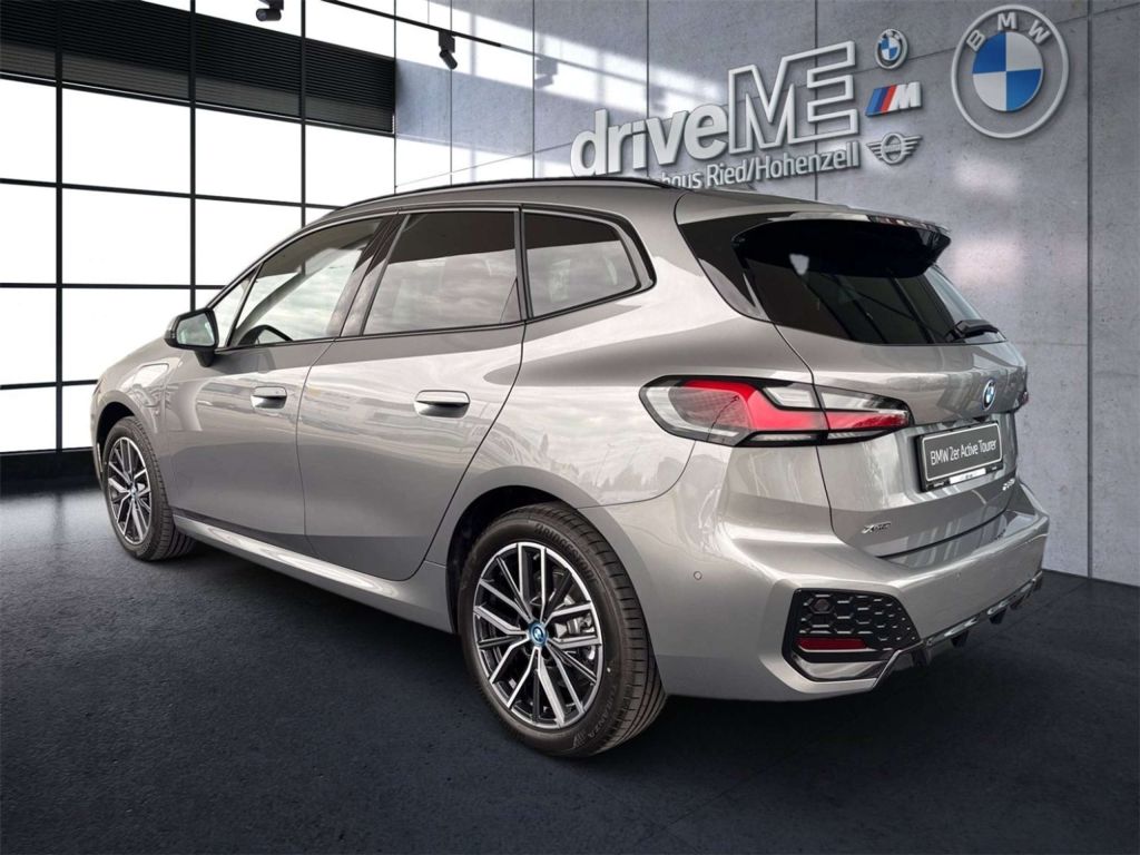 BMW 225