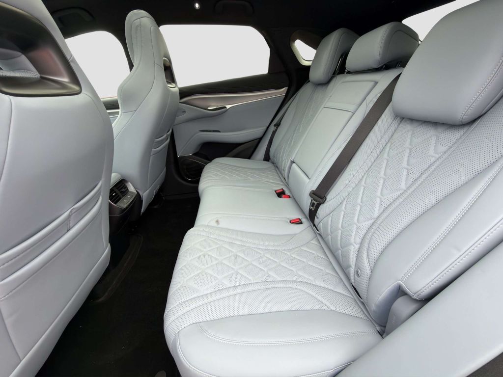 BYD Sealion 7