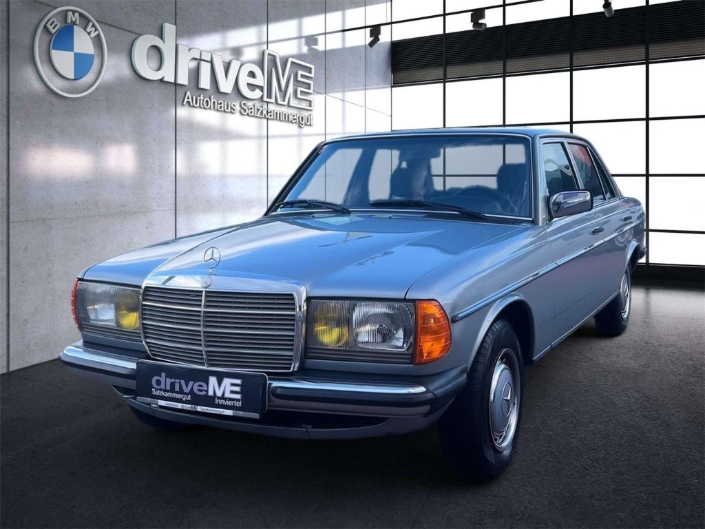 Mercedes-Benz 230