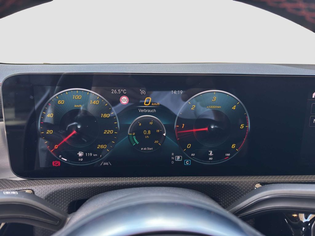 Mercedes-Benz CLA 200