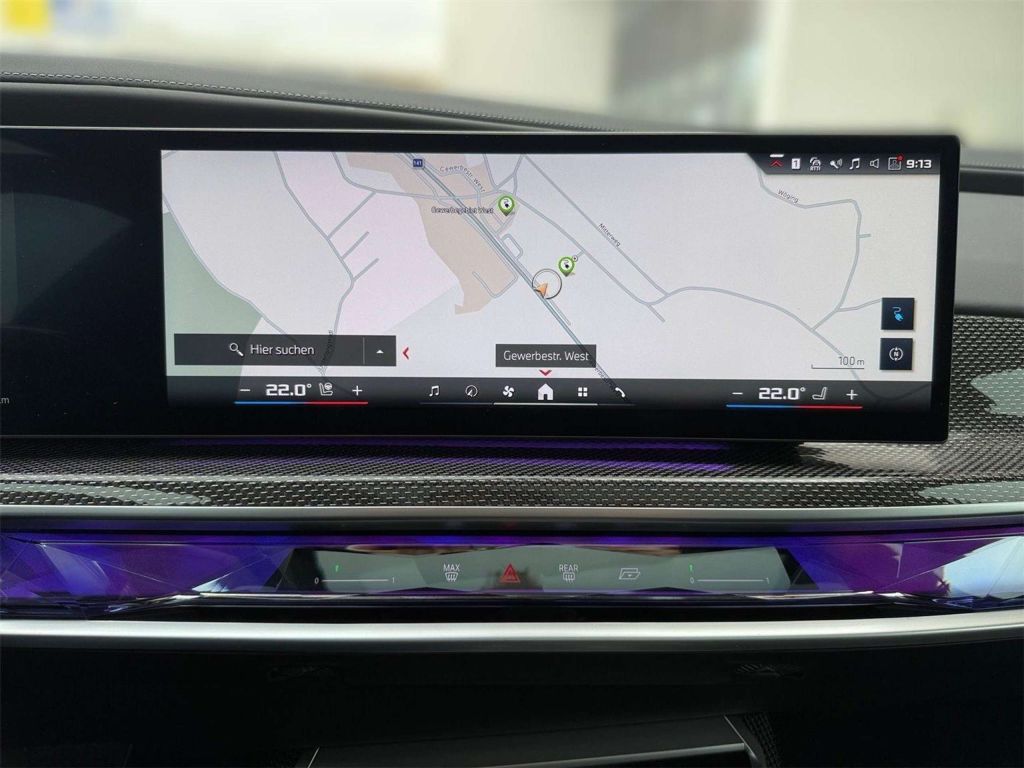 BMW i7