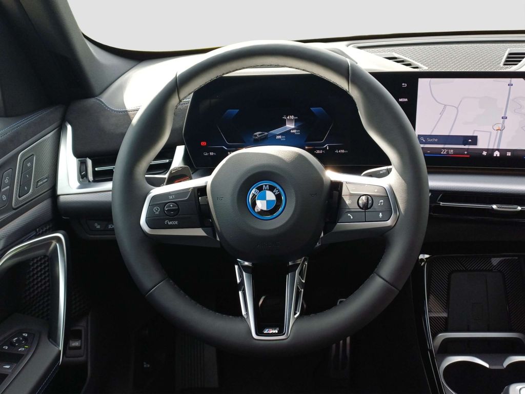 BMW iX1