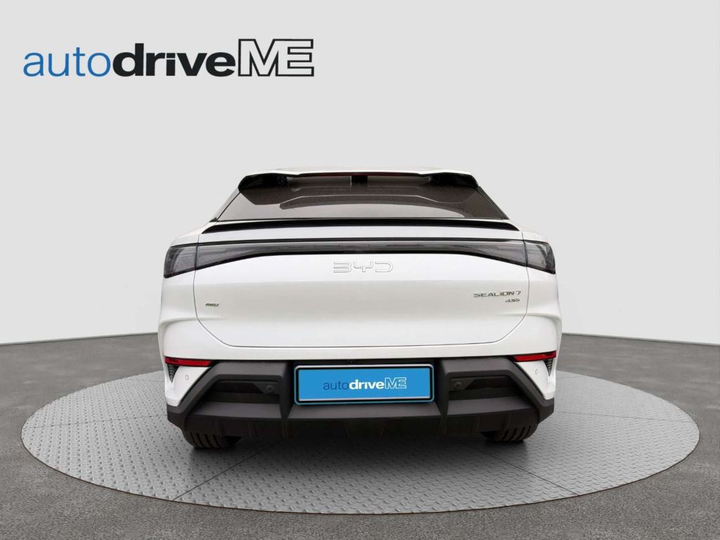 BYD Sealion 7
