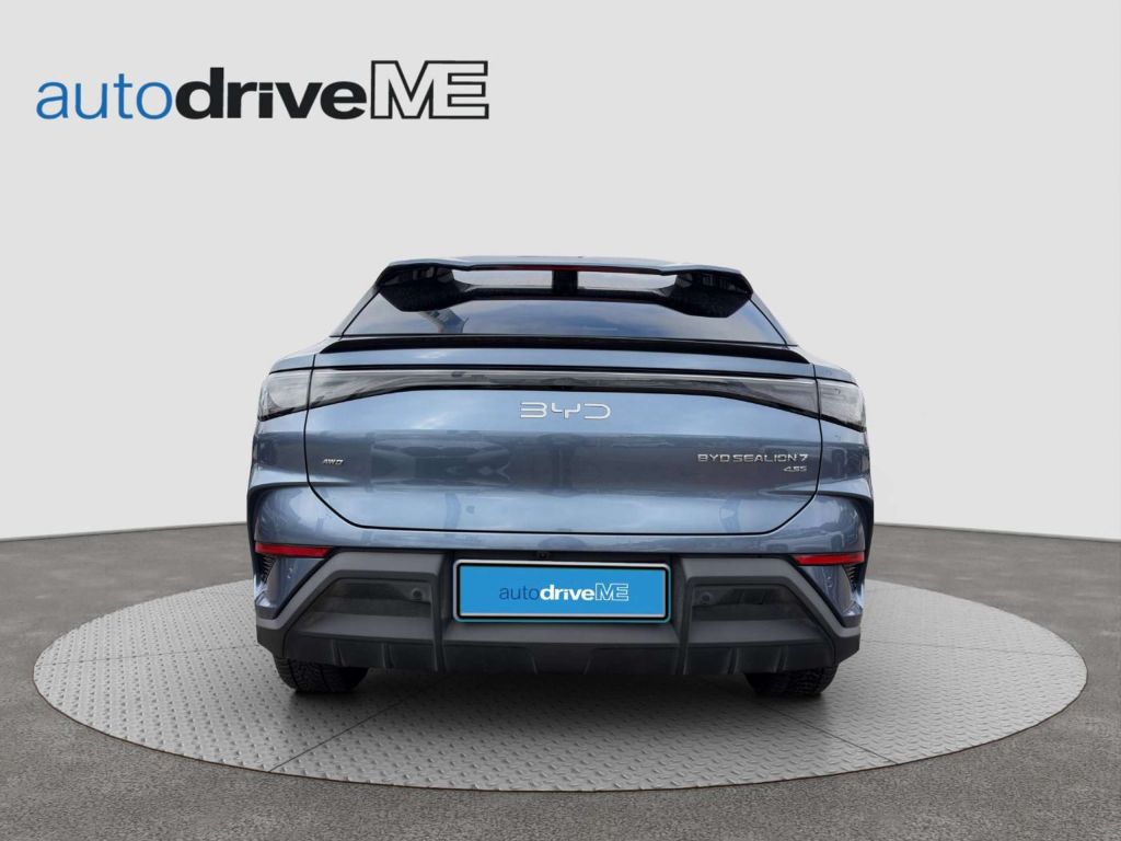 BYD Sealion 7