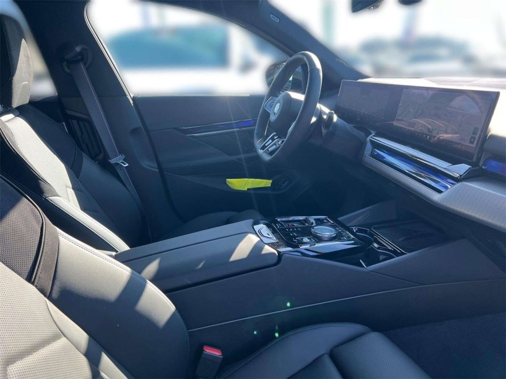 BMW i5