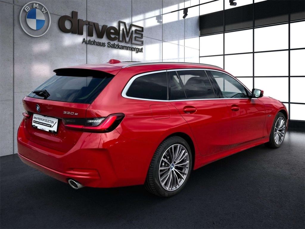BMW 330