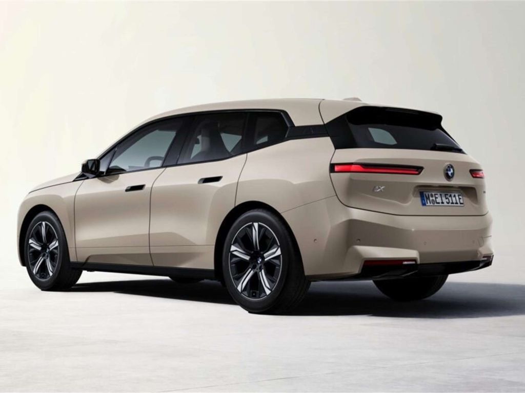 BMW iX