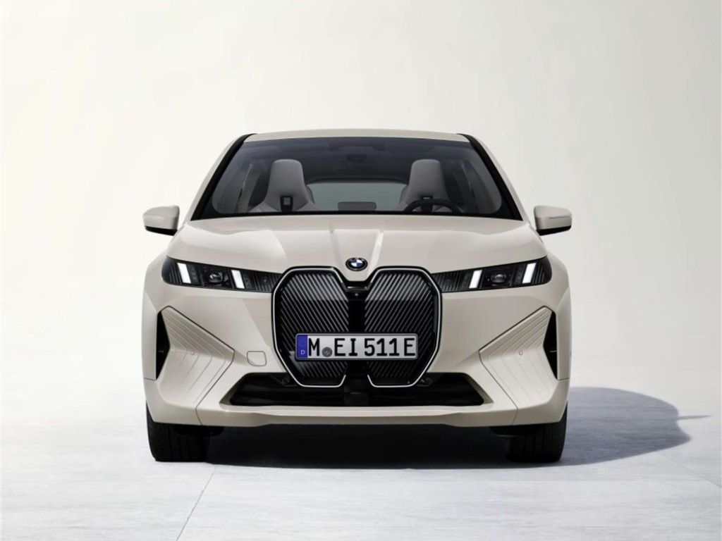 BMW iX