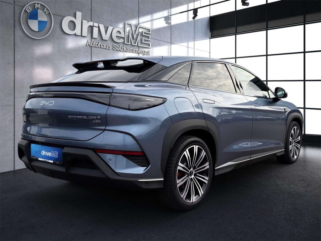 BYD Sealion 7