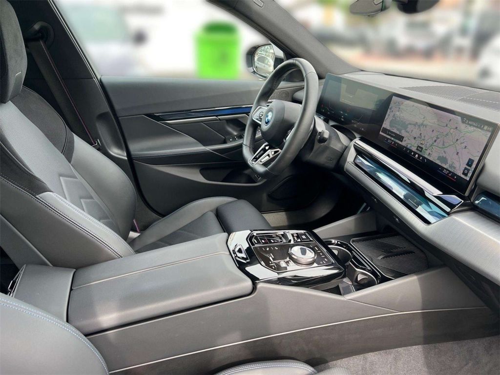 BMW i5