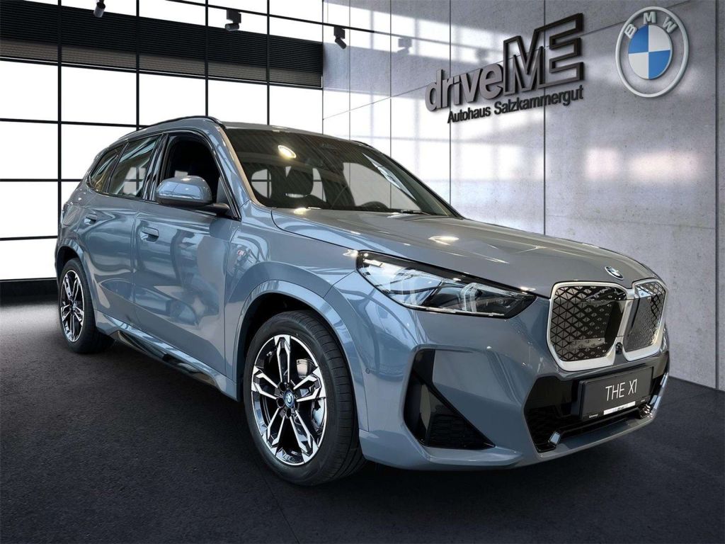 BMW iX1