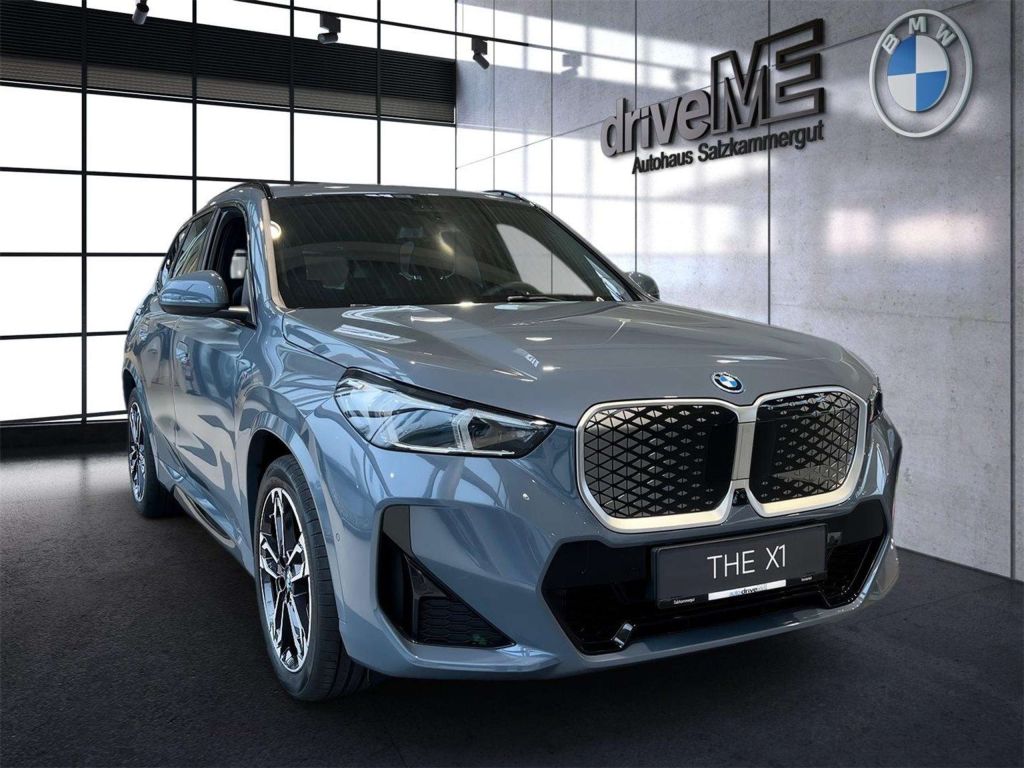 BMW iX1