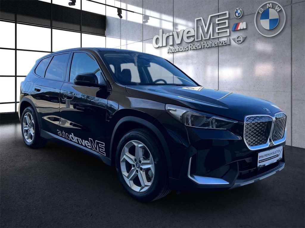 BMW iX1