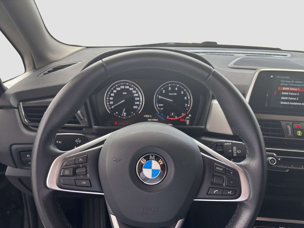 BMW 218