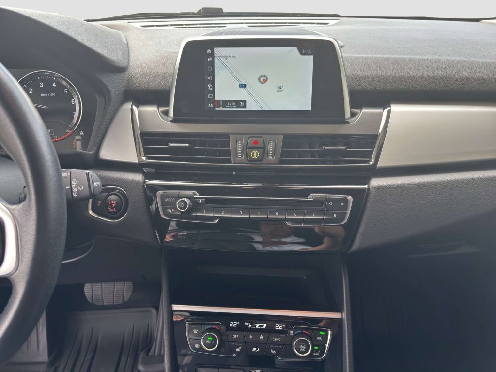 BMW 218