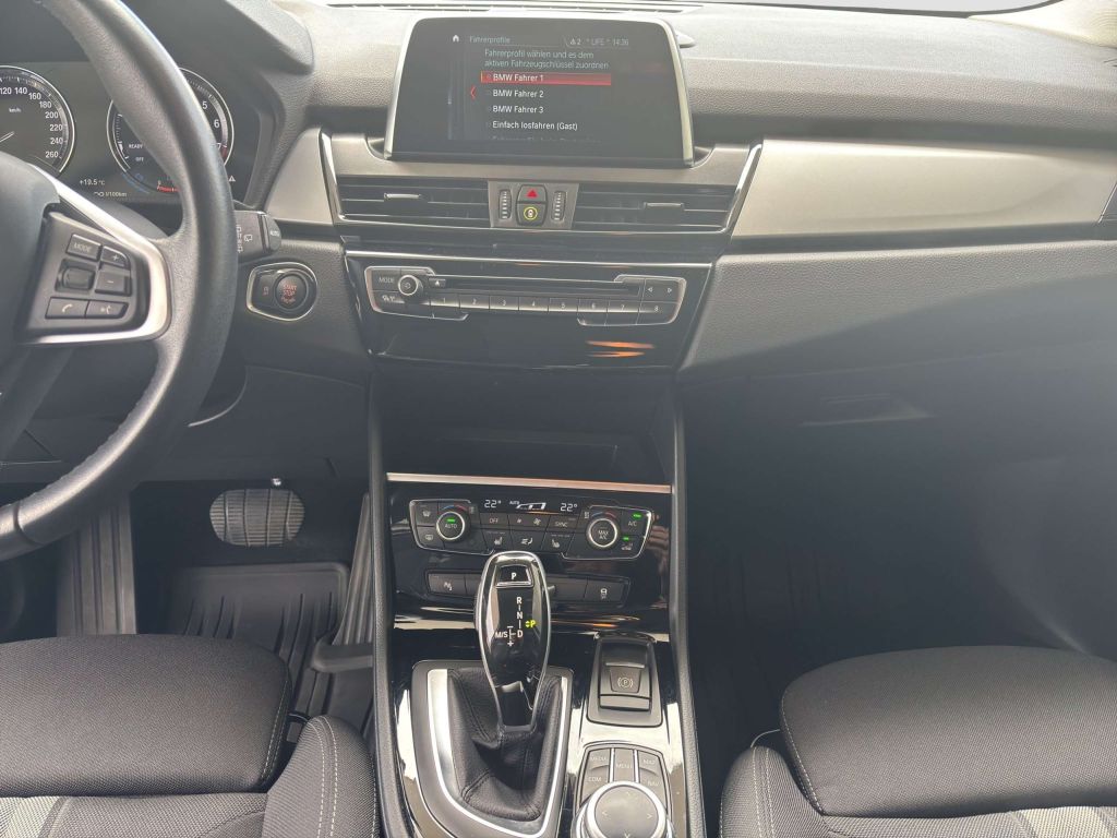 BMW 218