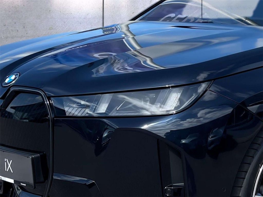 BMW iX