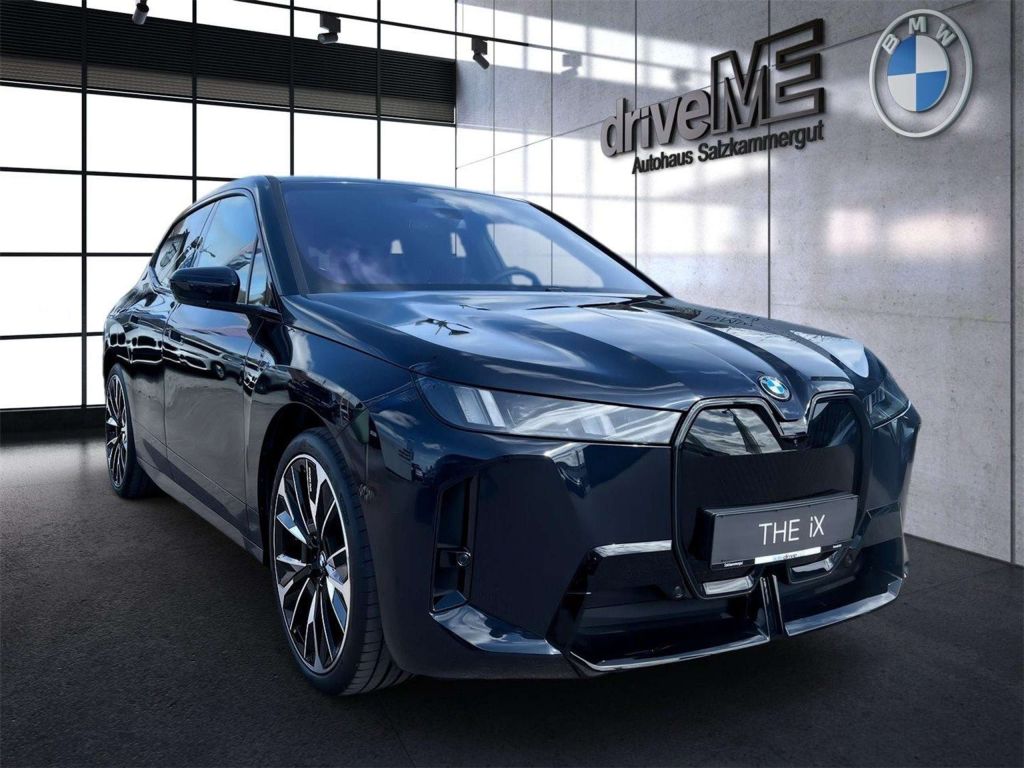 BMW iX