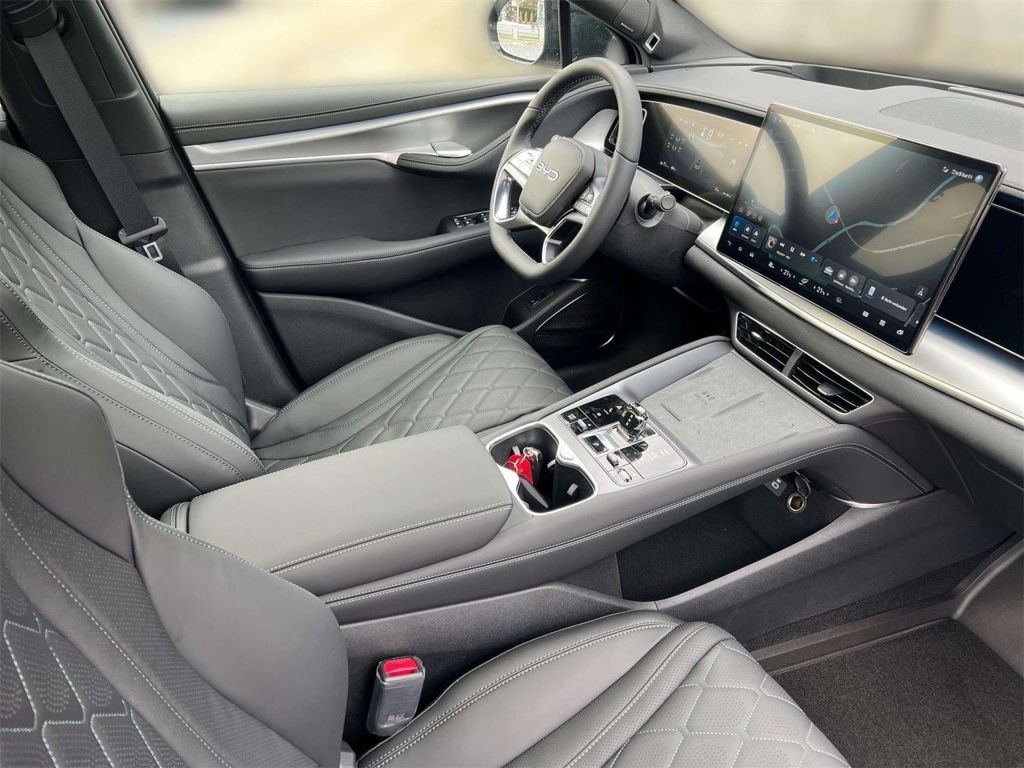 BYD Sealion 7