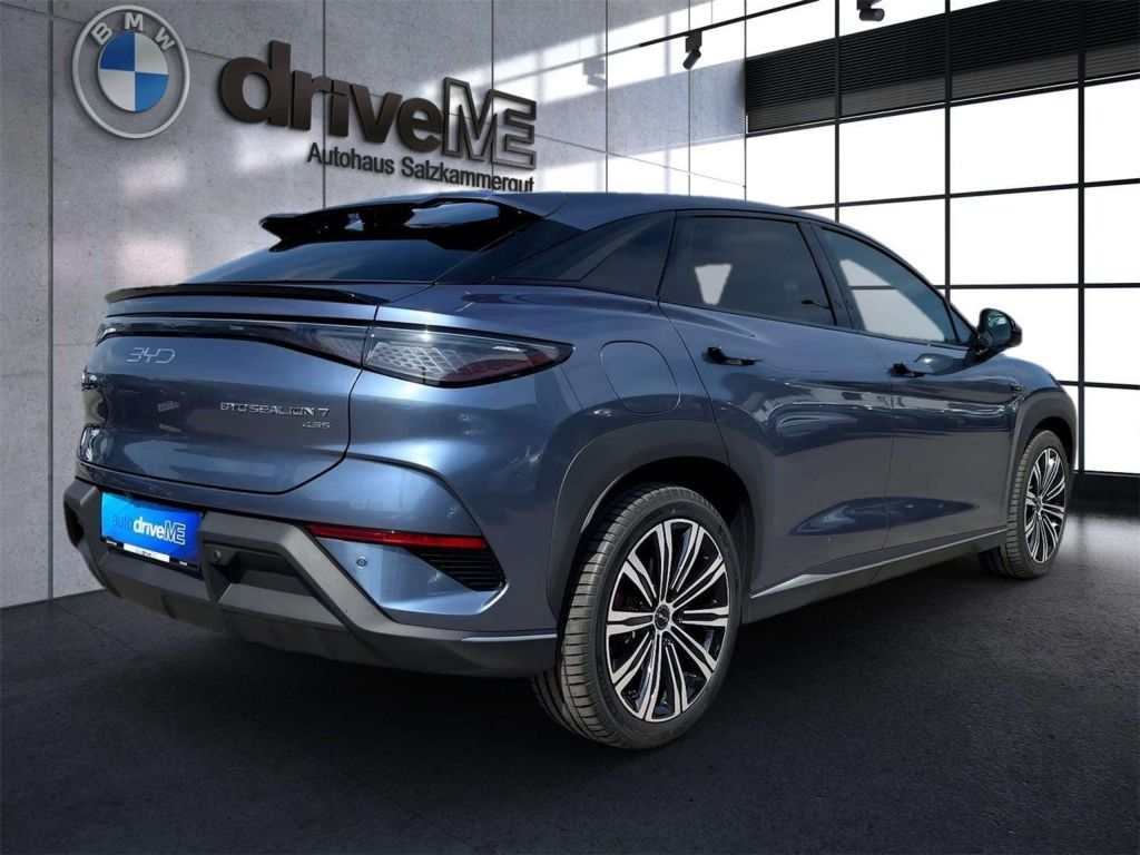 BYD Sealion 7