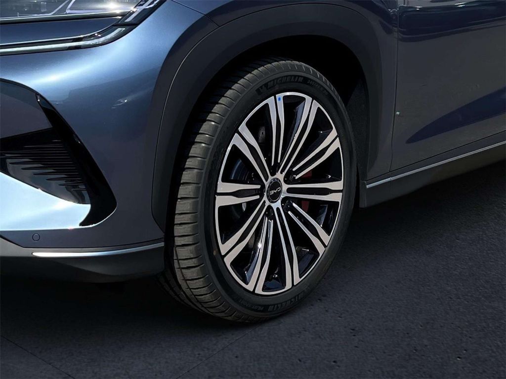 BYD Sealion 7