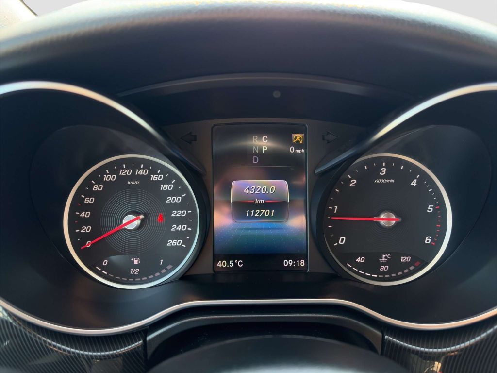 Mercedes-Benz V 220