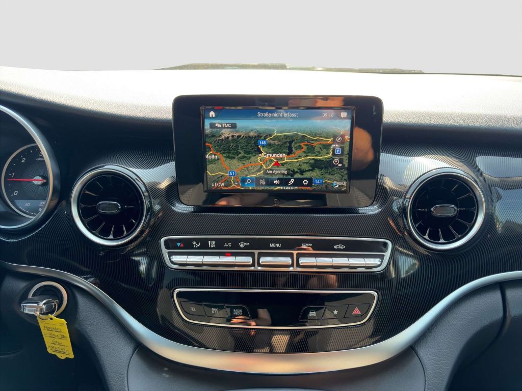Mercedes-Benz V 220