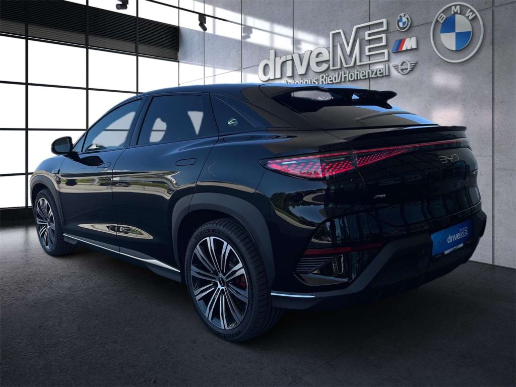 BYD Sealion 7
