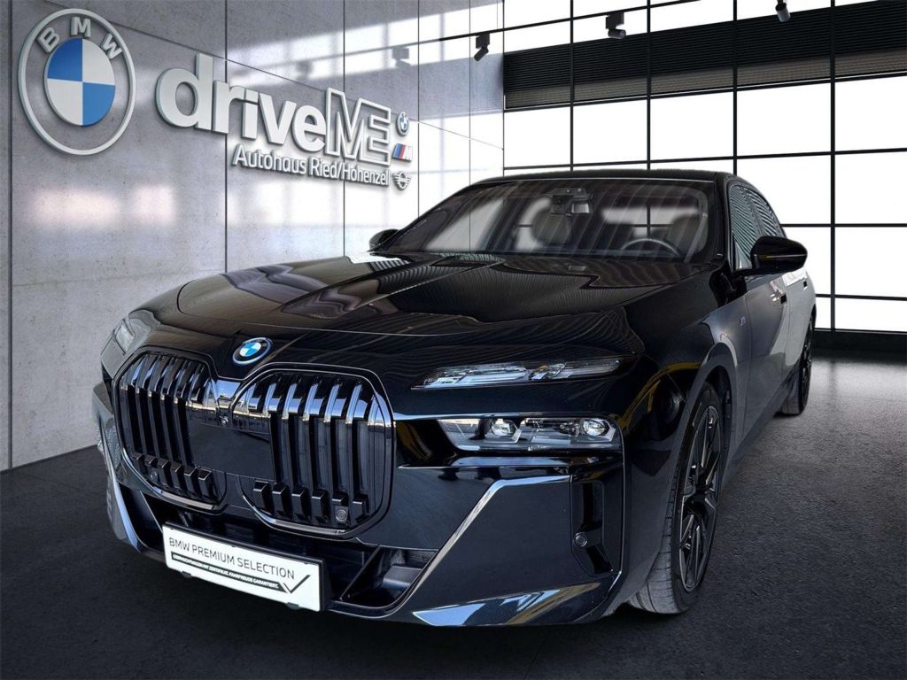 BMW i7