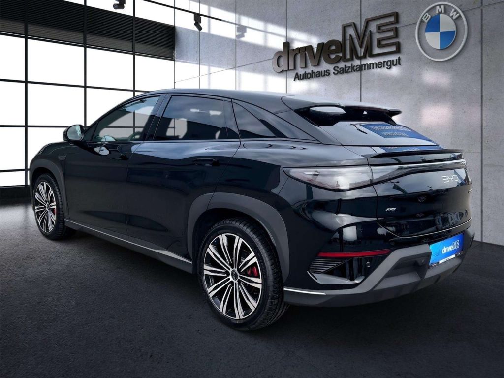 BYD Sealion 7