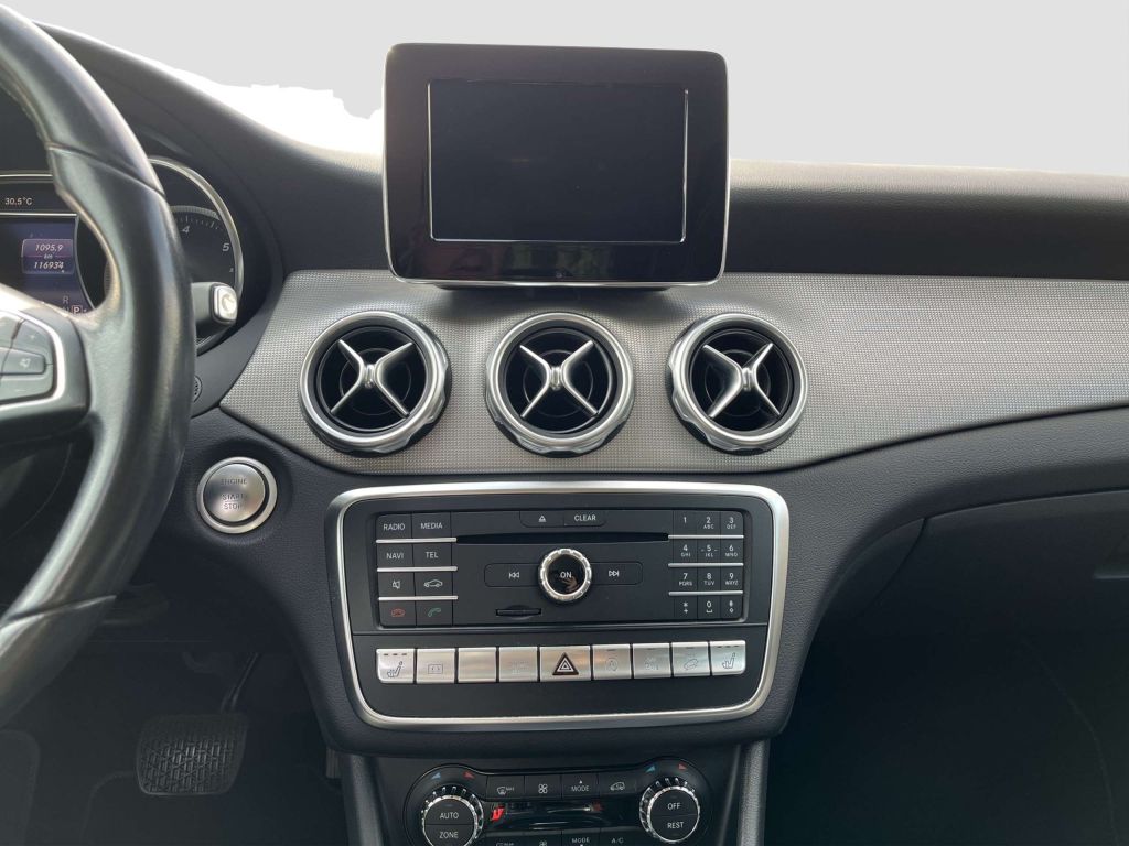 Mercedes-Benz GLA 200