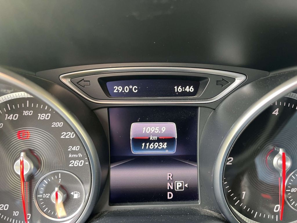 Mercedes-Benz GLA 200