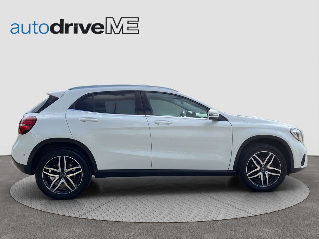 Mercedes-Benz GLA 200