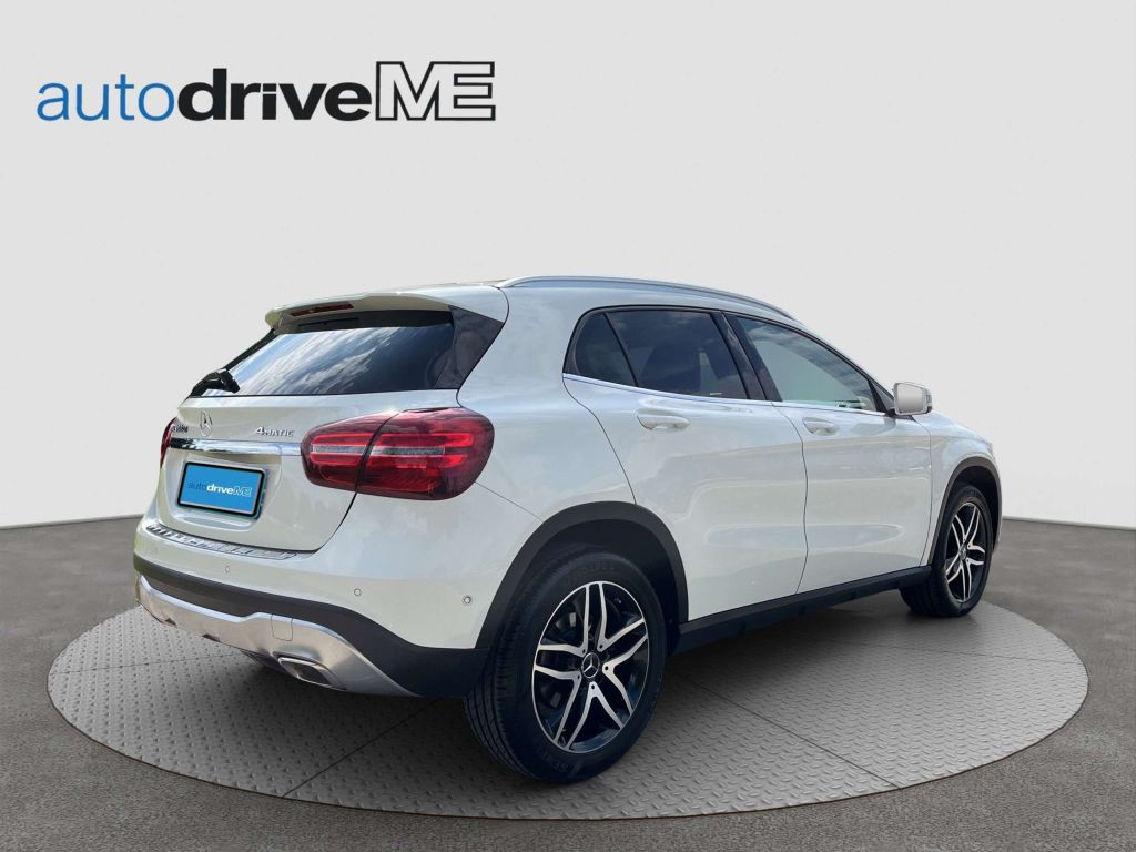 Mercedes-Benz GLA 200