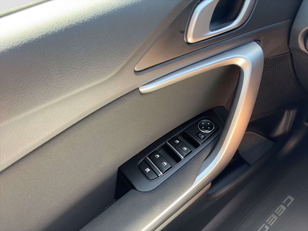 Kia Ceed / cee'd
