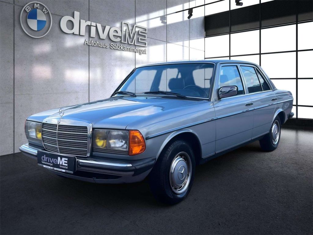 Mercedes-Benz 230