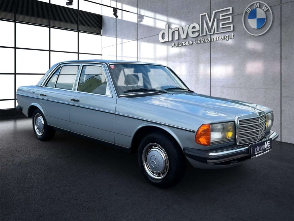 Mercedes-Benz 230