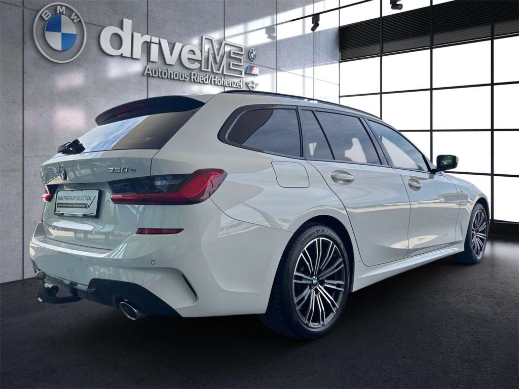 BMW 330
