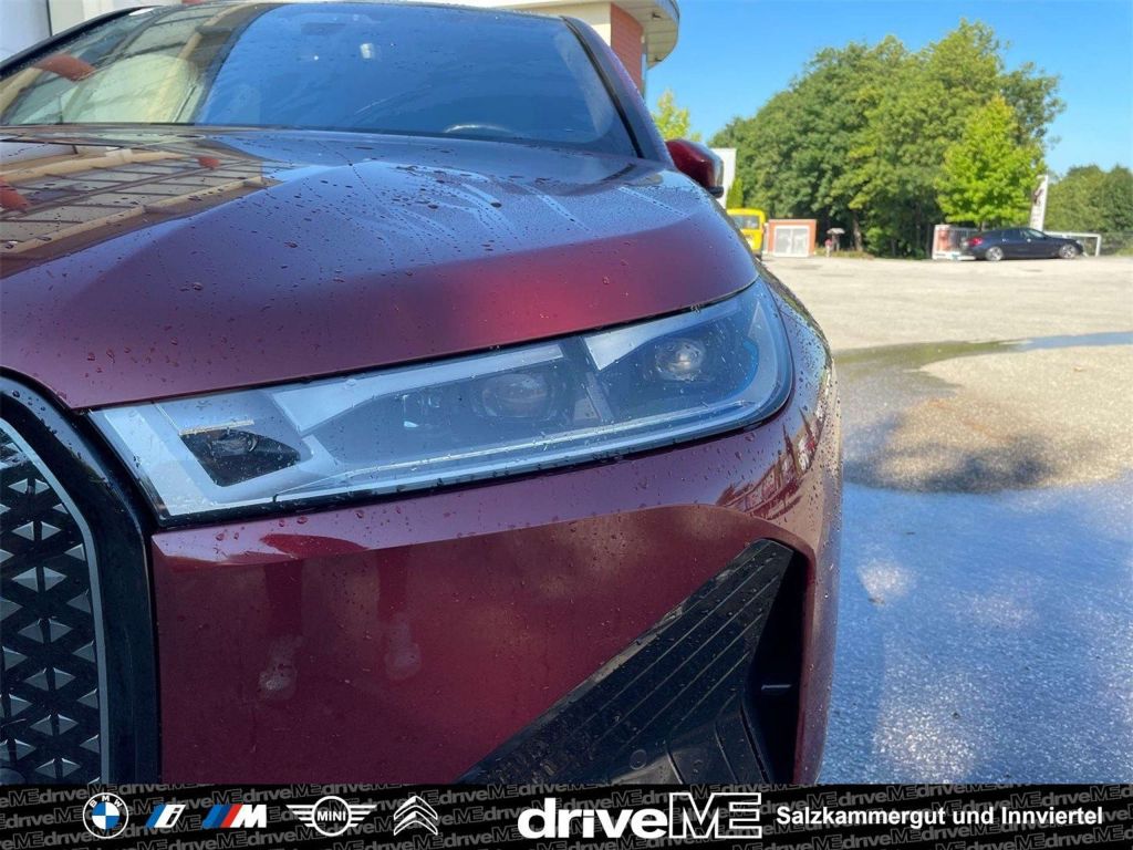 BMW iX