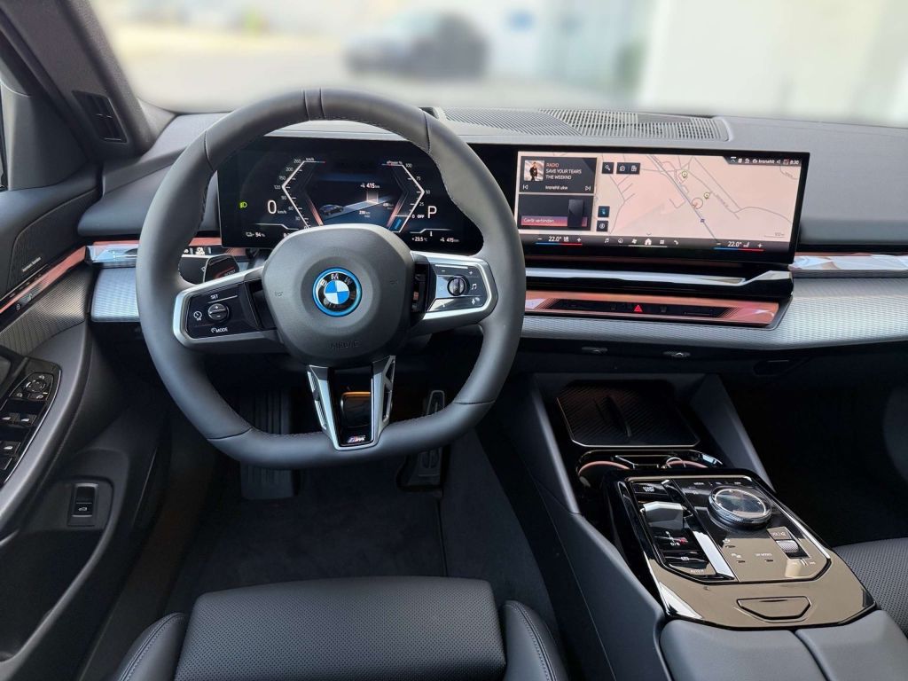 BMW i5