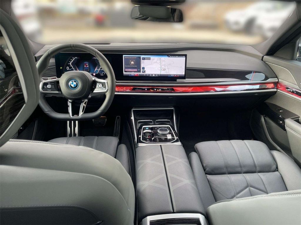 BMW i7