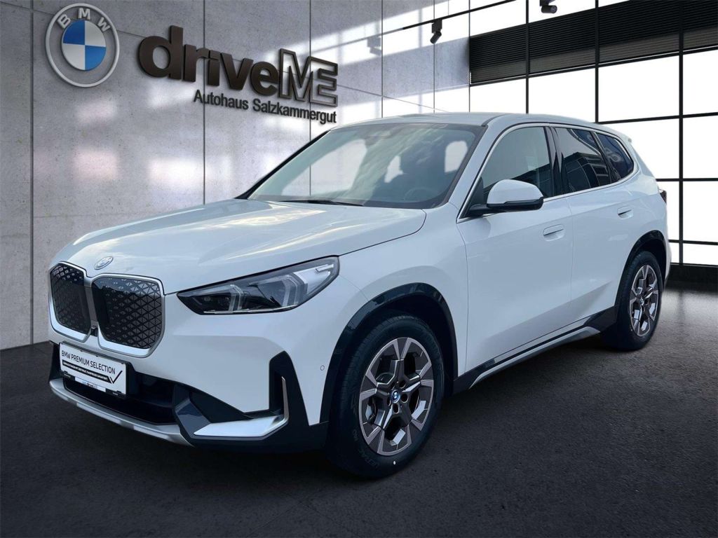 BMW iX1