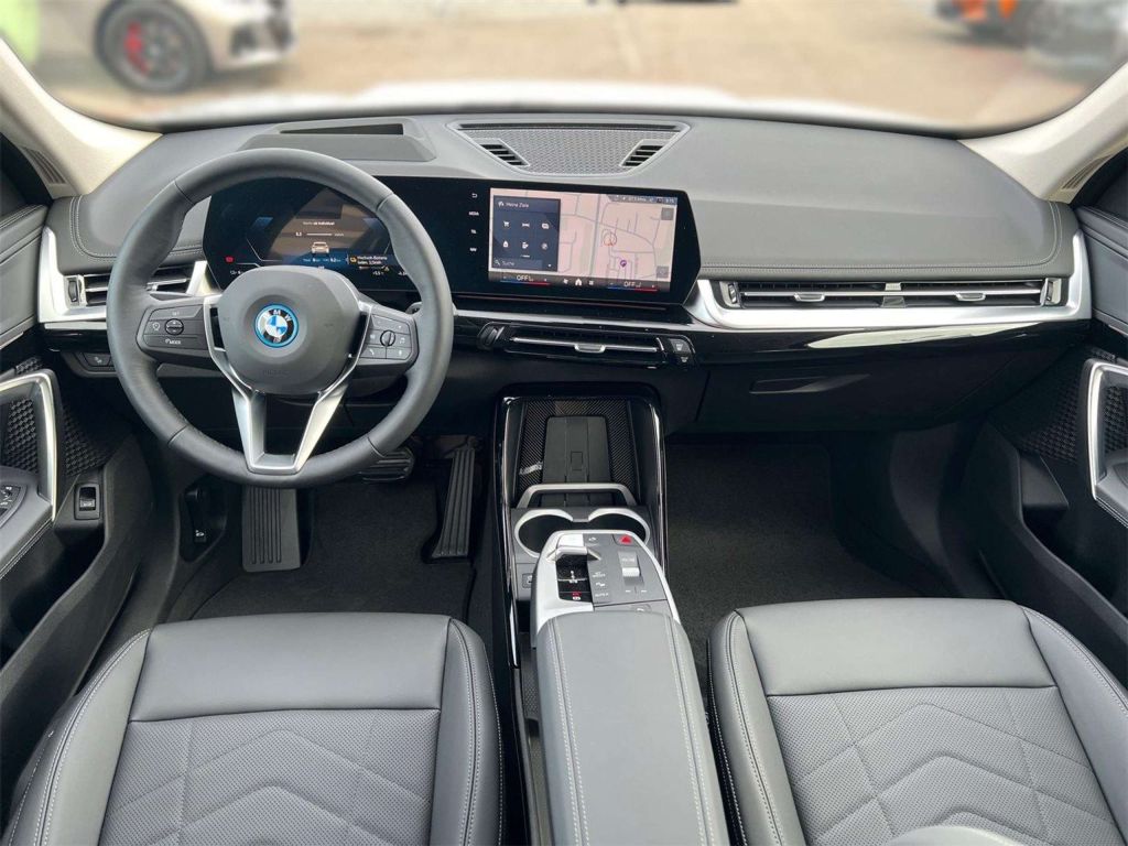 BMW iX1