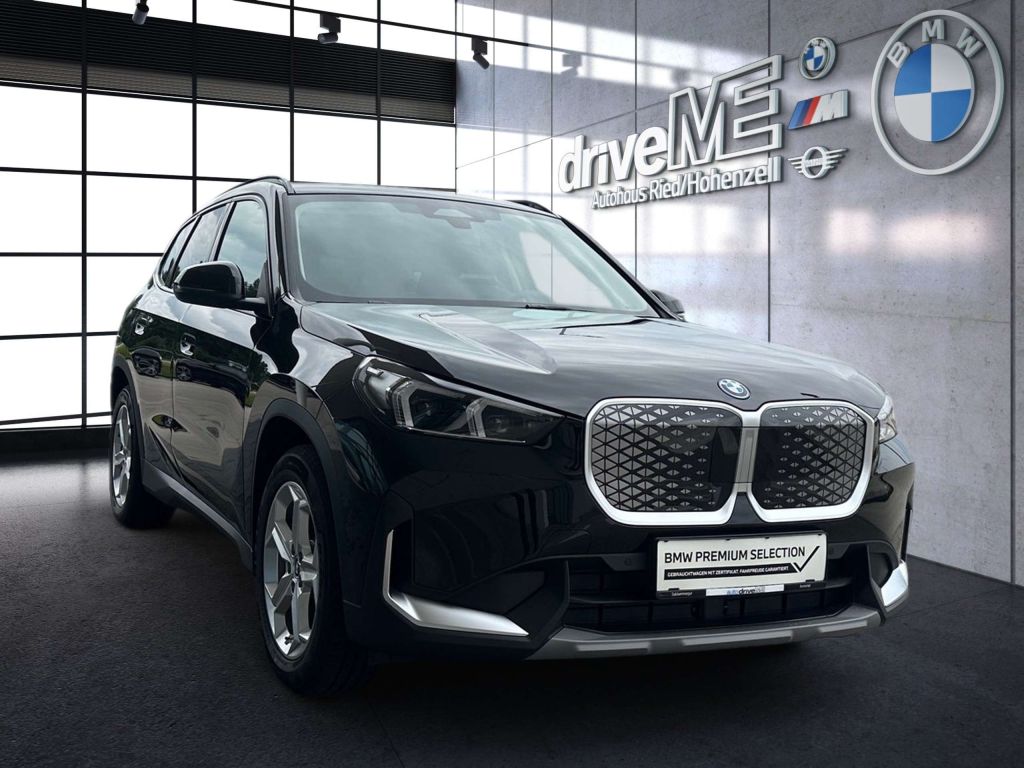 BMW iX1
