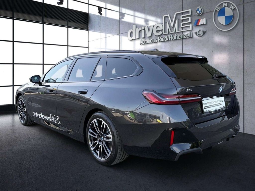 BMW i5